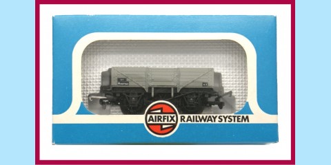 AIRFIX RAILWAYS: 54364-8 5-PLANK WAGON - B.R. (UNFITTED)  - NEW