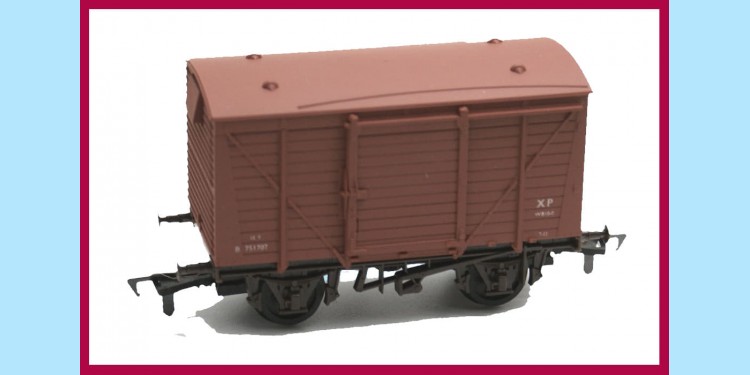 AIRFIX RAILWAYS: 54300-4 B.R.12-TON VENTILATED BOX WAGON  - NEW