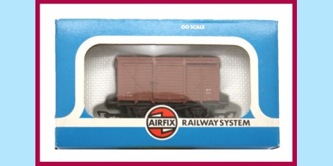 AIRFIX RAILWAYS: 54300-4 B.R.12-TON VENTILATED BOX WAGON  - NEW