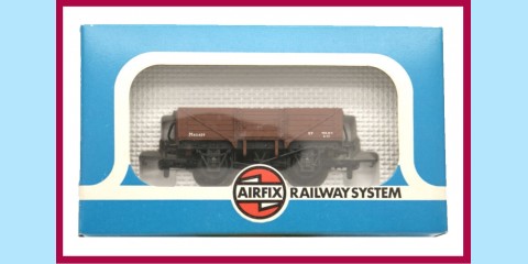 AIRFIX RAILWAYS: 54365-1 5-PLANK WAGON - B.R. (FITTED)  - NEW