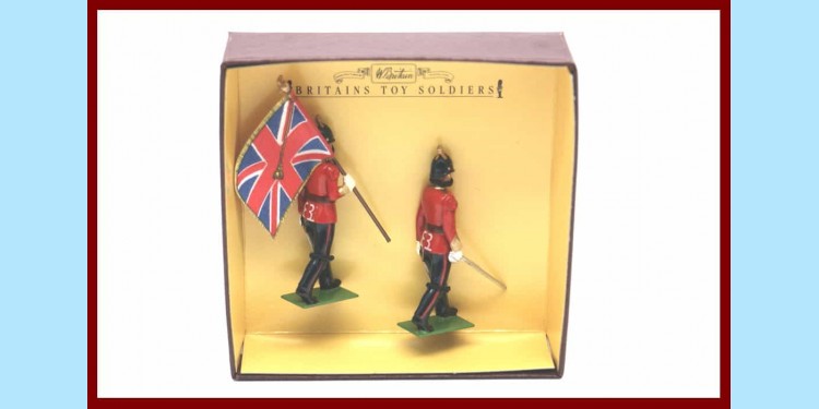 BRITAINS: 8863 - EAST KENT REGIMENT - OFFICER / STANDARD BEARER - NEW