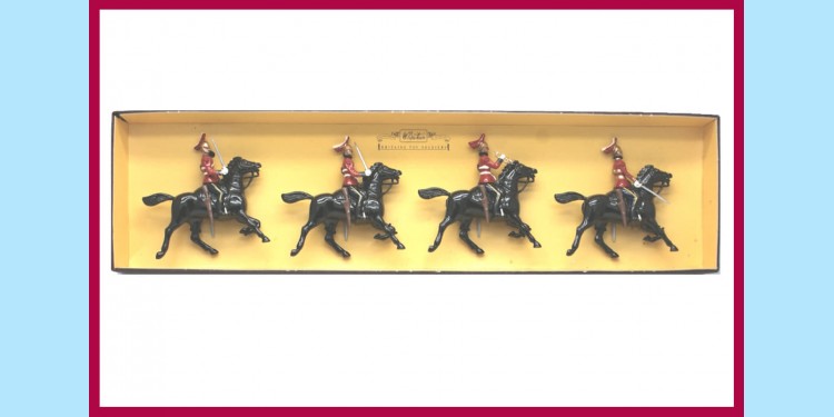 BRITAINS: 8821 - 5TH DRAGOON GUARDS  - 4 X MOUNTED SOLDIERS - NEW