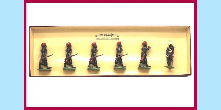 BRITAINS: 8955 - NO.1 KOHAT MOUNTAIN BATTERY - 6 FOOT SOLDIERS - NEW