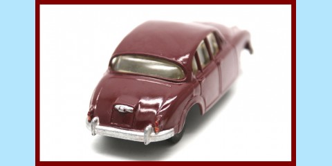 DINKY: 195 -JAGUAR 3.4 MK2 - SUPERB EXAMPLE - BOXED