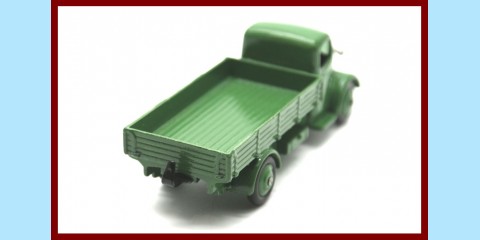 DINKY: 412 -AUSTIN WAGON IN GREEN - FORMALLY 30J - EXCELLENT - BOXED