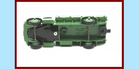 DINKY: 412 -AUSTIN WAGON IN GREEN - FORMALLY 30J - EXCELLENT - BOXED
