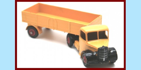 DINKY: 409 - BEDFORD ARTICULATED LORRY - BOXED - VERY GOOD