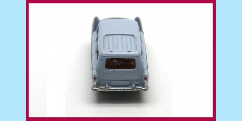 CORGI: 424 - FORD ZEPHYR ESTATE - NEAR MINT - BOXED