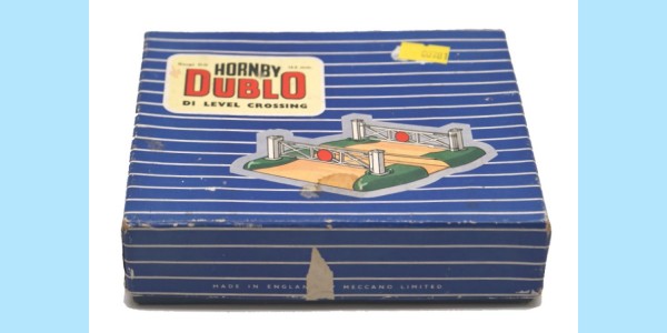 HORNBY DUBLO: D1 32104 3460 LEVEL CROSSING - SINGLE TRACK - BOXED