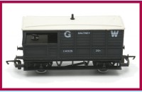 HORNBY RAILWAYS: R714 - GWR - 20T GOODS BRAKE VAN - MINT
