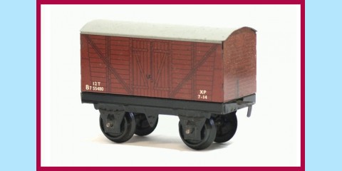 HORNBY TRAINS: R162 - NO. 30 - GOODS VAN - EXCELLENT - ORIGINAL BOX