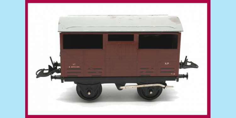 HORNBY TRAINS: 42108 NO. 50 - CATTLE TRUCK - VERY GOOD - ORIGINAL BOX