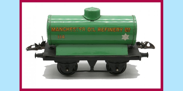 HORNBY TRAINS: 42213 NO.1 - TANK WAGON - MANCHESTER OIL - EXCELLENT - BOXED