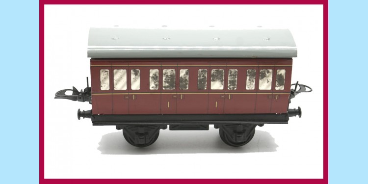 HORNBY TRAINS: 42121 NO. 41 PASSENGER COACH  - NEAR MINT - BOXED
