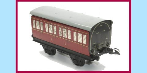 HORNBY TRAINS: 42121 NO. 41 PASSENGER COACH  - NEAR MINT - BOXED