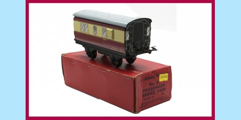 HORNBY TRAINS: 42202 NO 51 - PASSENGER BRAKE VAN - VERY GOOD - OLRIGINAL BOX