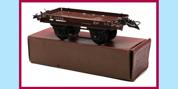 HORNBY TRAINS: 42140 - FLAT TRUCK IN BR BROWN' - NEAR MINT - ORIGINAL BOX
