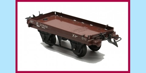 HORNBY TRAINS: 42140 - FLAT TRUCK IN BR BROWN' - NEAR MINT - ORIGINAL BOX