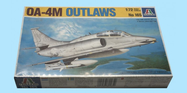 ITALERI: 165 0A-4M OUTLAWS ATTACK AIRCRAFT 1:72 - NEW - SEALED