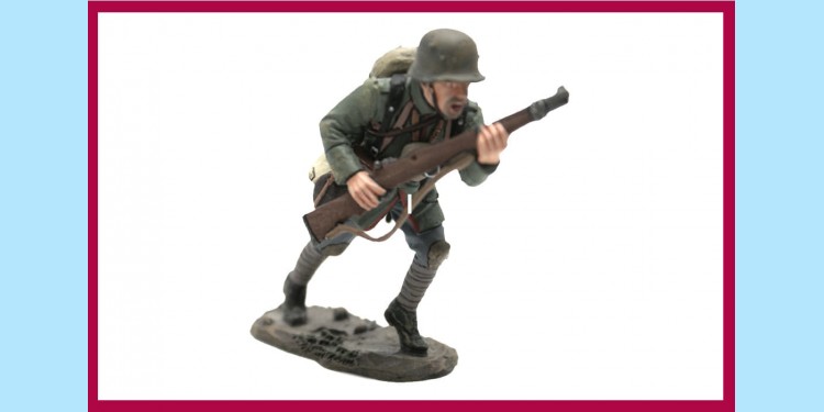 KING AND COUNTRY: FW215 - WW1 - ADVANCING WITH RIFLE - NEW