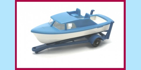 MATCHBOX: 09D - BOAT AND TRAILER - BLUE/WHITE - MINT - BOX E4