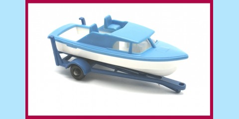 MATCHBOX: 09D - BOAT AND TRAILER - BLUE/WHITE - MINT - BOX E4