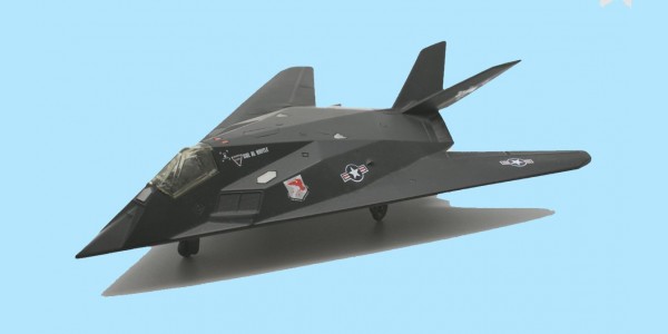 NEW RAY: PAIR OF AMERICAN SERVICE PLANES - FSR 71 AND F117