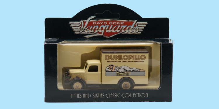VANGUARDS: VA59002 - 1950 BEDFORD 30 CWT - 'DUNLOPILLO' - MINT - BOXED