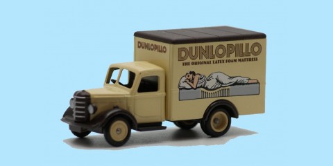 VANGUARDS: VA59002 - 1950 BEDFORD 30 CWT - 'DUNLOPILLO' - MINT - BOXED