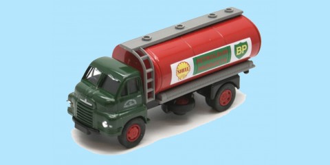 VANGUARDS: VA7001 - BEDFORD 'S' TYPE TANKER 'SHELL / BP'