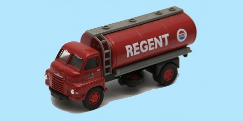 VANGUARDS: VA7000 - BEDFORD 'S' TYPE TANKER 'REGENT'